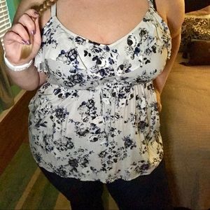 Torrid grey floral ruffle babydoll 👶🏼💐